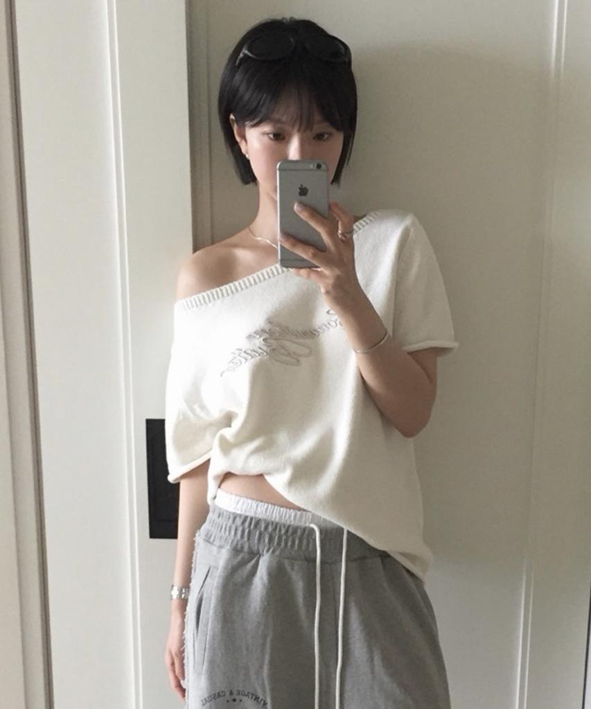 Sseomweeobeoteo Nini Half Knit - Ivory