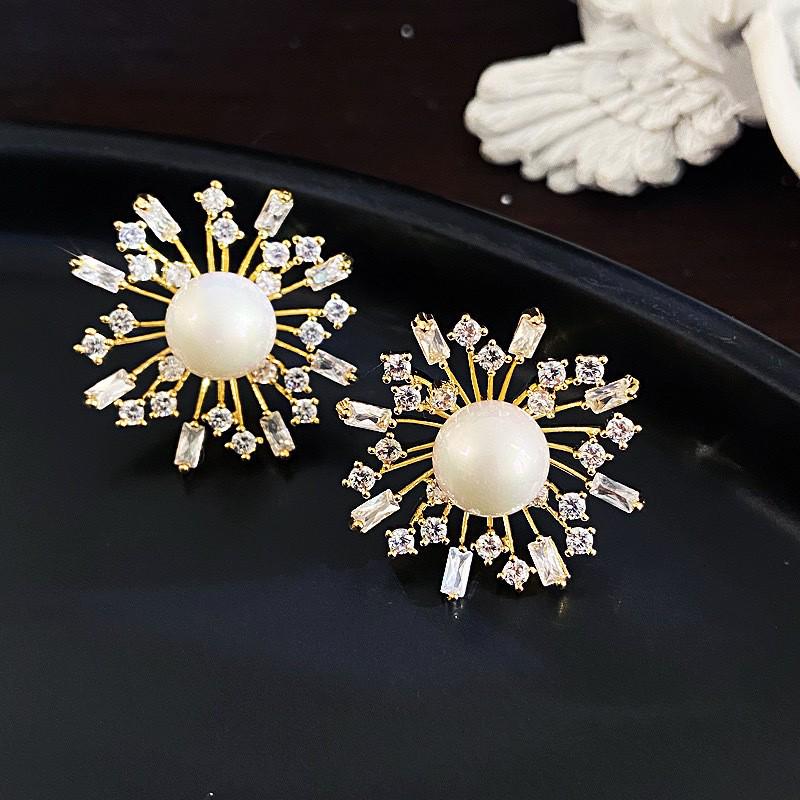 Pearl White Flower Stud Earrings: Elegant Beach Wedding Jewelry