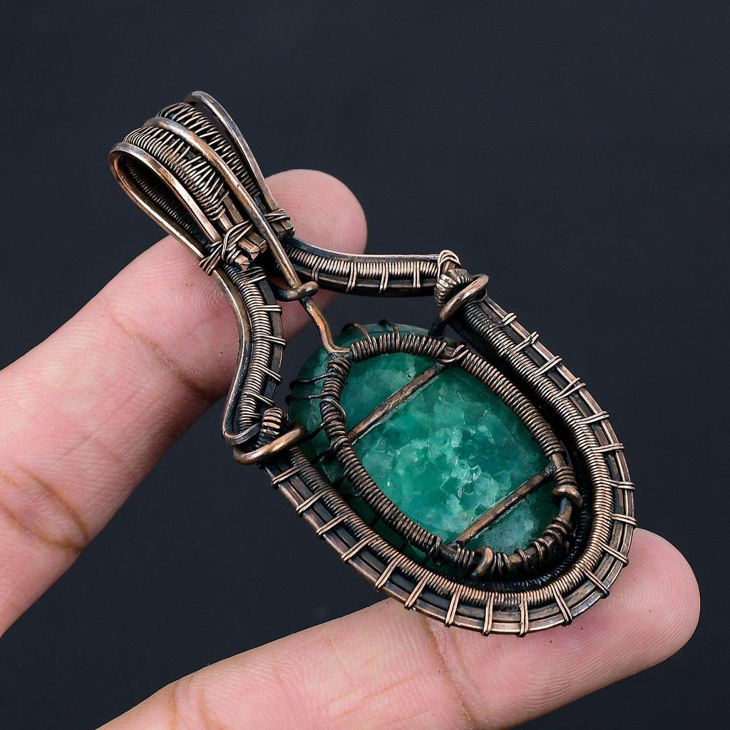 Baum des Lebens, im Labor hergestellter Smaragd-Edelstein, reiner Kupferdraht umwickelt, handgefertigter Anhänger-Schmuck