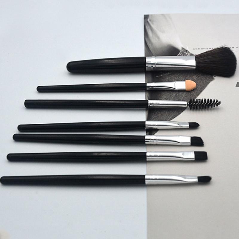 

Набор кистей для макияжа из 7 предметов, пластиковая ручка, кисть для бровей, косметическая основа, кисти для теней 7pcs чёрный