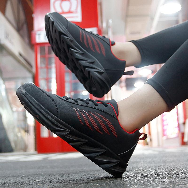 New Sports Men's Soft-soled Lightweight Casual Shoes, Young and Young Autumn and Winter Couples Leather Running Shoes
