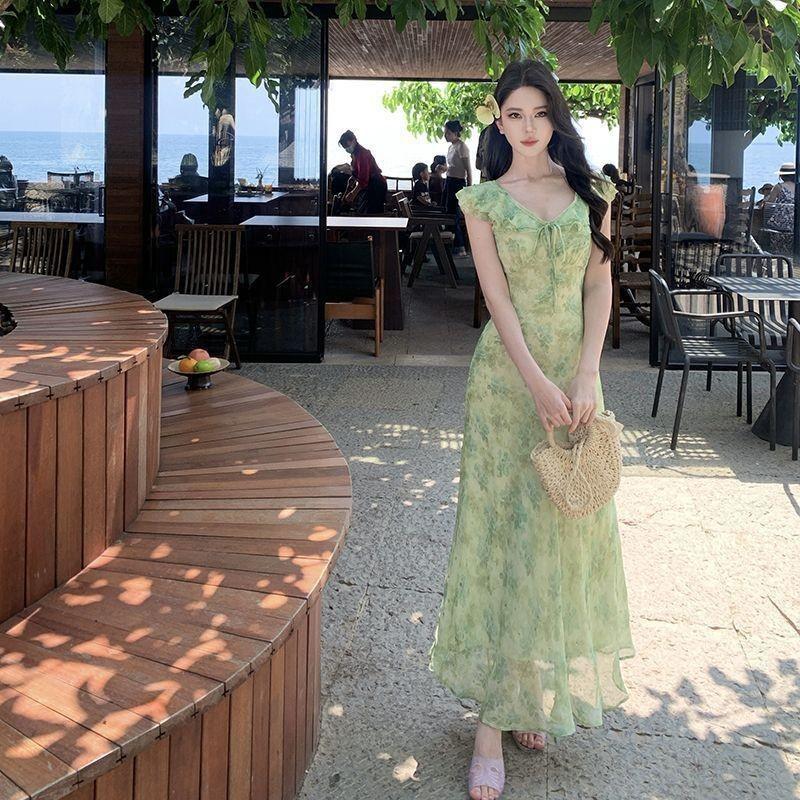 High-end French fresh and elegant temperament dress women's summer new sweet small flying sleeves gentle floral skirt
