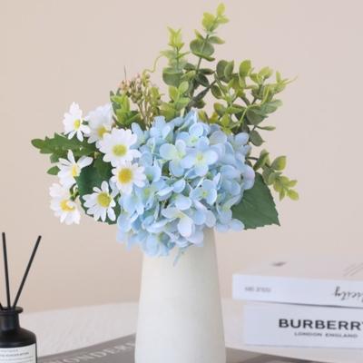 Luxury Artificial Hydrangea Eucalyptus Bouquet Plastic Realistic Hydrangea Flowers Elegant Fake Flower Living Room Decor