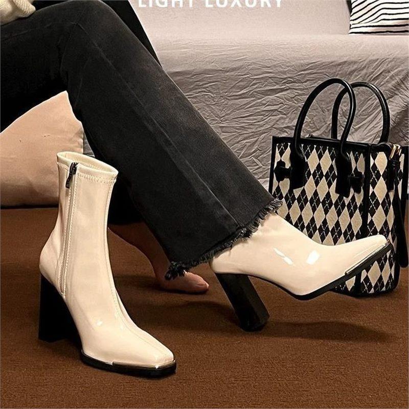 Kendou gleiche kurze Stiefel Kinder im Herbst und Winter 2024 neu quadratische Zehenpartie Lackleder dicker Absatz kurzer Schaft dünner hoher Absatz dünne Stiefel