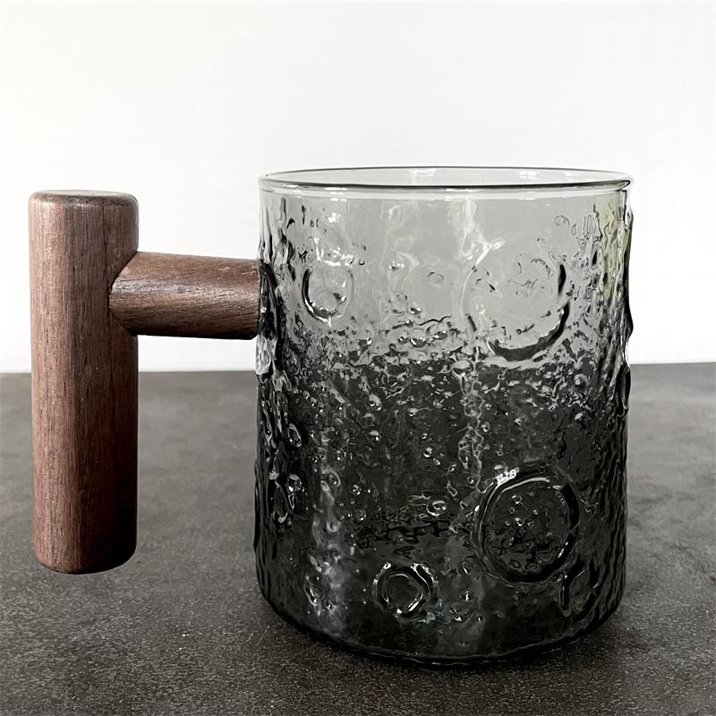

400ML Lunar Pitted Surface Glass Coffee Mug with Walnut Handle Breakfast Water Milk Tea Cup Office Drinking Glasses 400ml чёрный