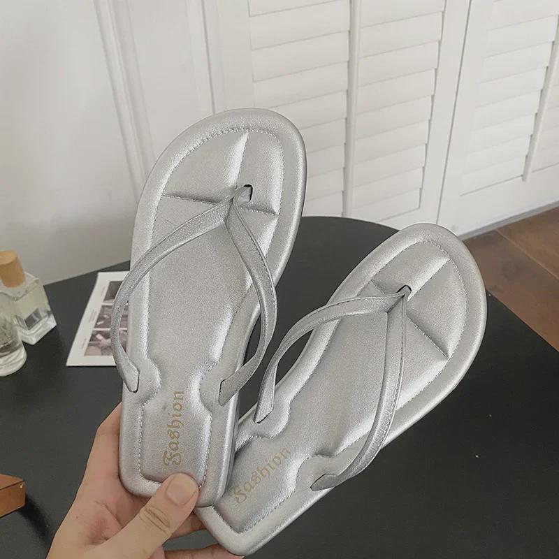Trendige Damen Sommer Zehensteg Flache Flip-Flops: Stilvolle High-End-Strandsandalen