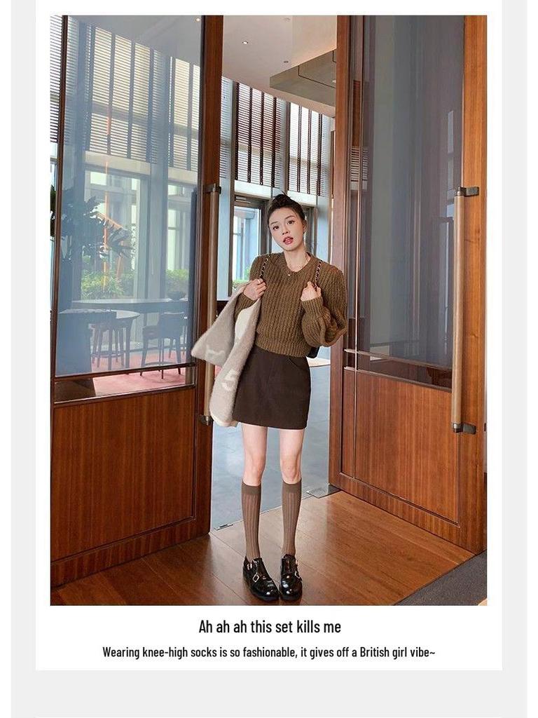 Women's Retro British-Style Genuine Leather Brogue Loafers with Round Toe and Chunky Heel for Autumn/Winter