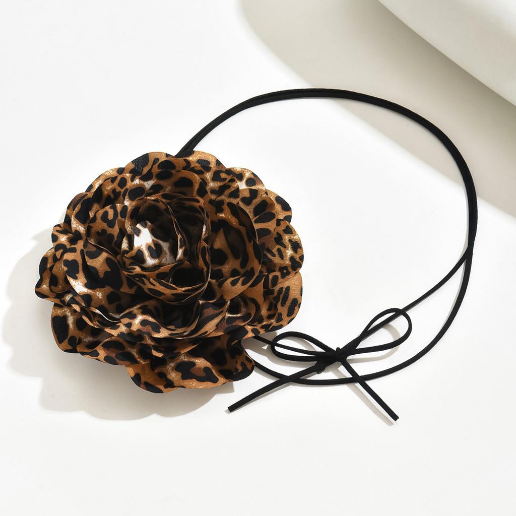 European and American strap necklace fashion personality leopard print three-dimensional flower choker autumn and winter exaggerated neck chain
