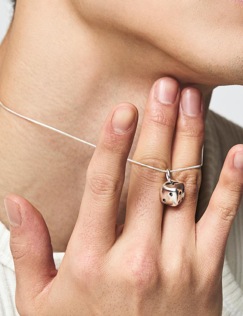 Yune Cube Pendant Necklace_[Silver925]