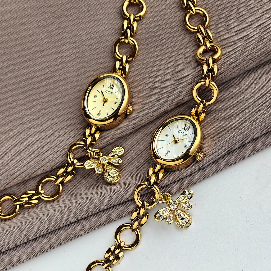 Watch Women'S Oval Simple Dial Small Fish Pendant Niche Light Luxury Fashion Daily Versatile Women'S Quartz Watch