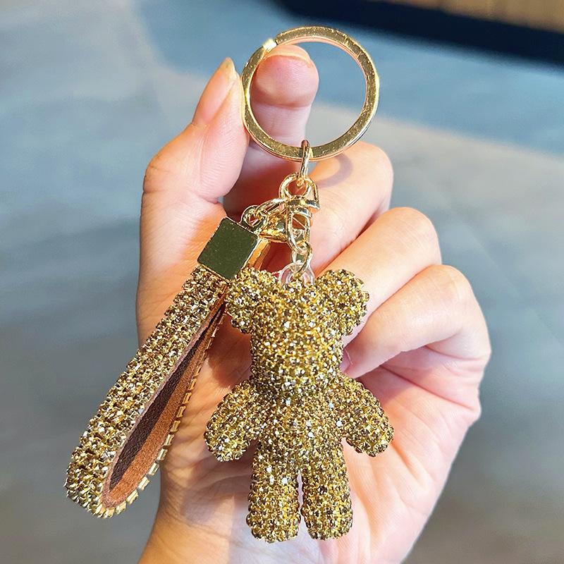 High-End Diamond-Encrusted Violent Bear Keychain, Fashionable Light Luxury Girls' Car Key Chain Pendant, Exquisite Bear Keychain.