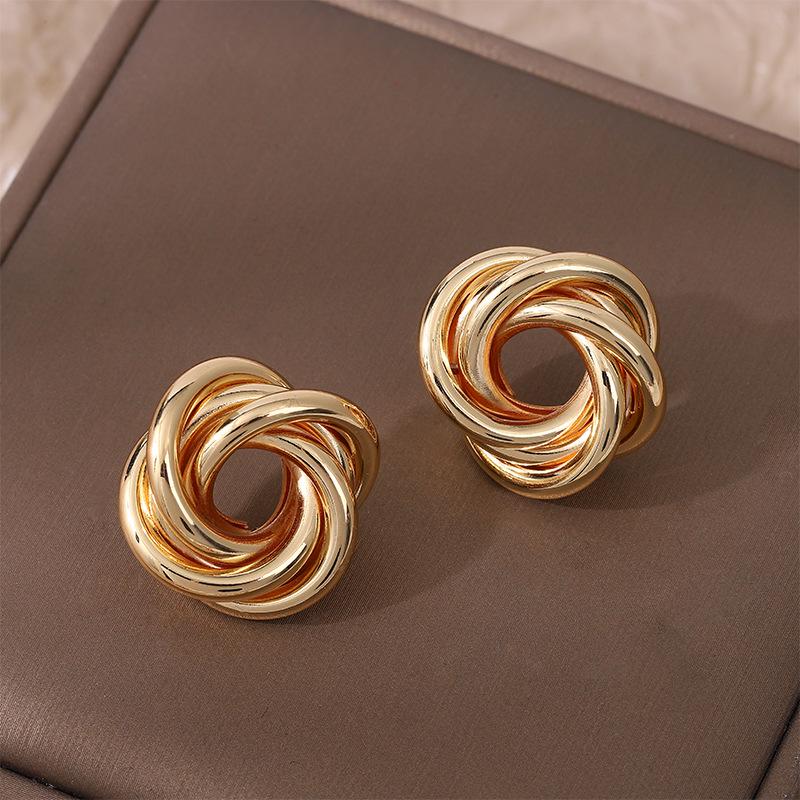European-American Geometric Twist Circle Earrings – Stylish, Multi-layered, and Versatile