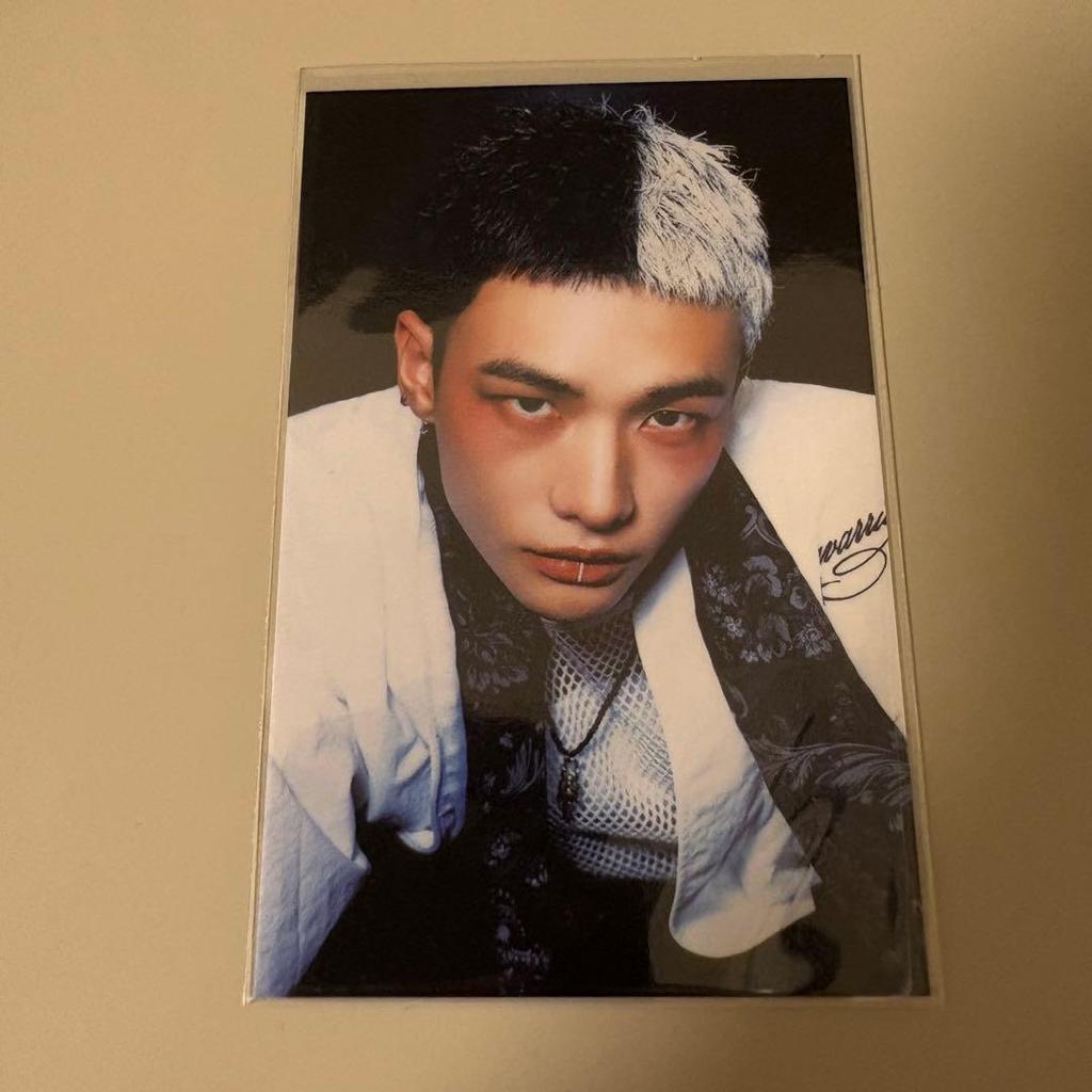 Stray Kids HYUNJIN KARMA ALBUM FOTO KARTE OFFIZIELL