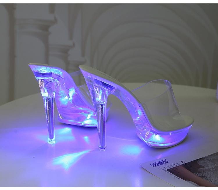 Женские босоножки со светодиодной подсветкой — фото 11