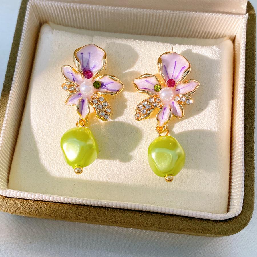 Imitation Pearl Stud Earrings for Women Oil-dripping Flower Drop Earring Vintage Rhinestones Jewelry Accessory