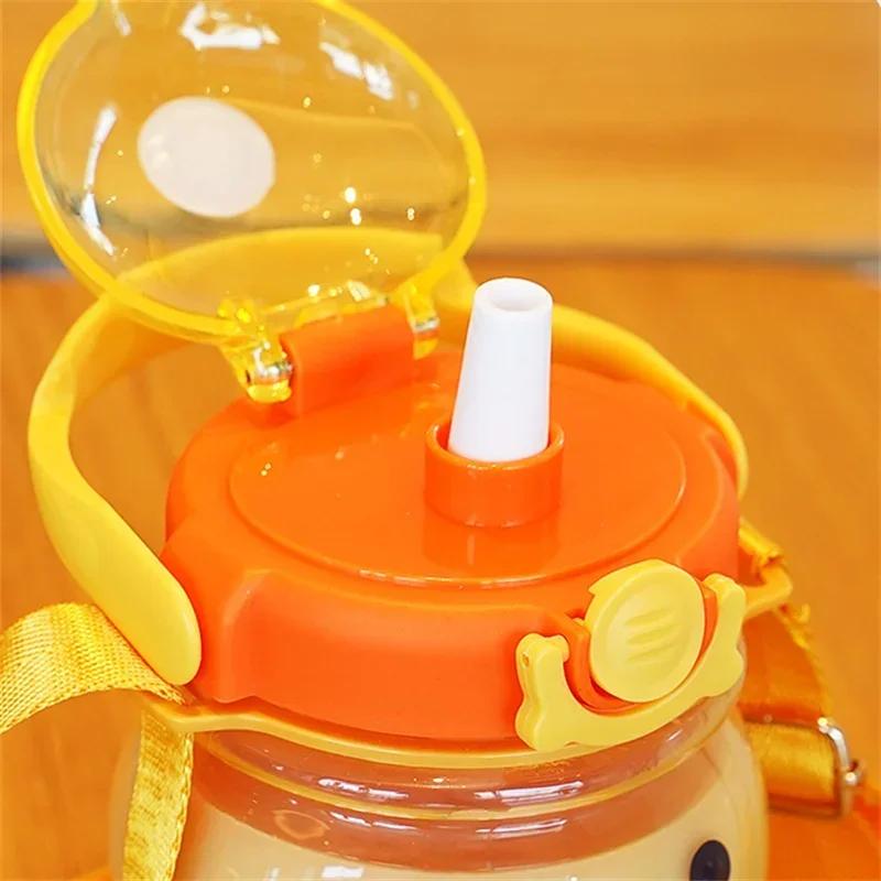 Cartoon Duckling Plastic Cup with Handle and Latch Creative Bouncing Water Bottle Portable Outdoor Camping Sippy Cups 1000ml 1Pc