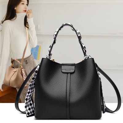New Women's Bucket Bag Vegetable Bag Medium Bag Temperature Solid Color Simple Shoulder Bag Women