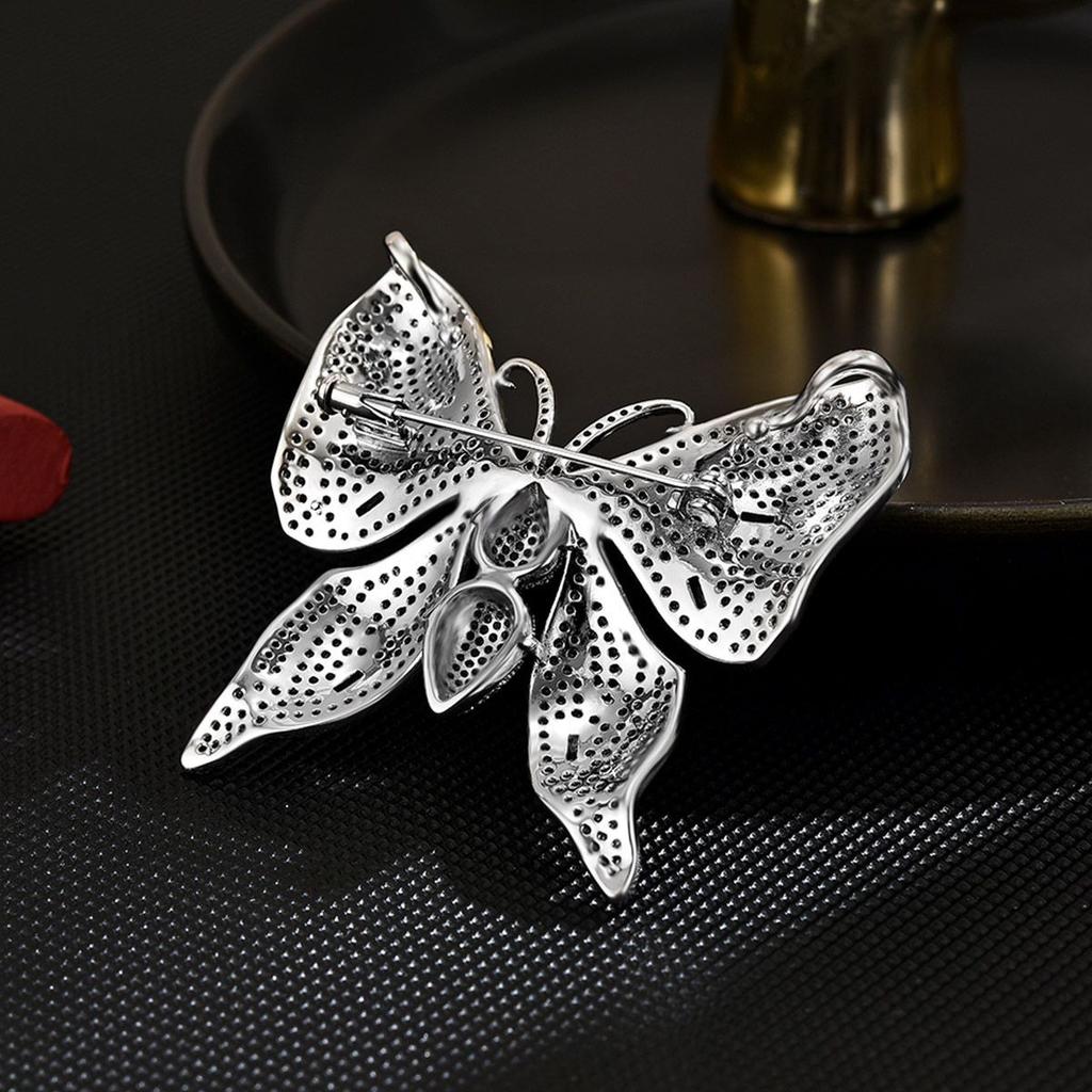 Broșă Fluture SUYU pentru Femei, Design de Lux Ușor, Elegantă, cu Zirconiu Încrustat, la Modă și Versatilă, Broșă cu Senz de Design de Nișă