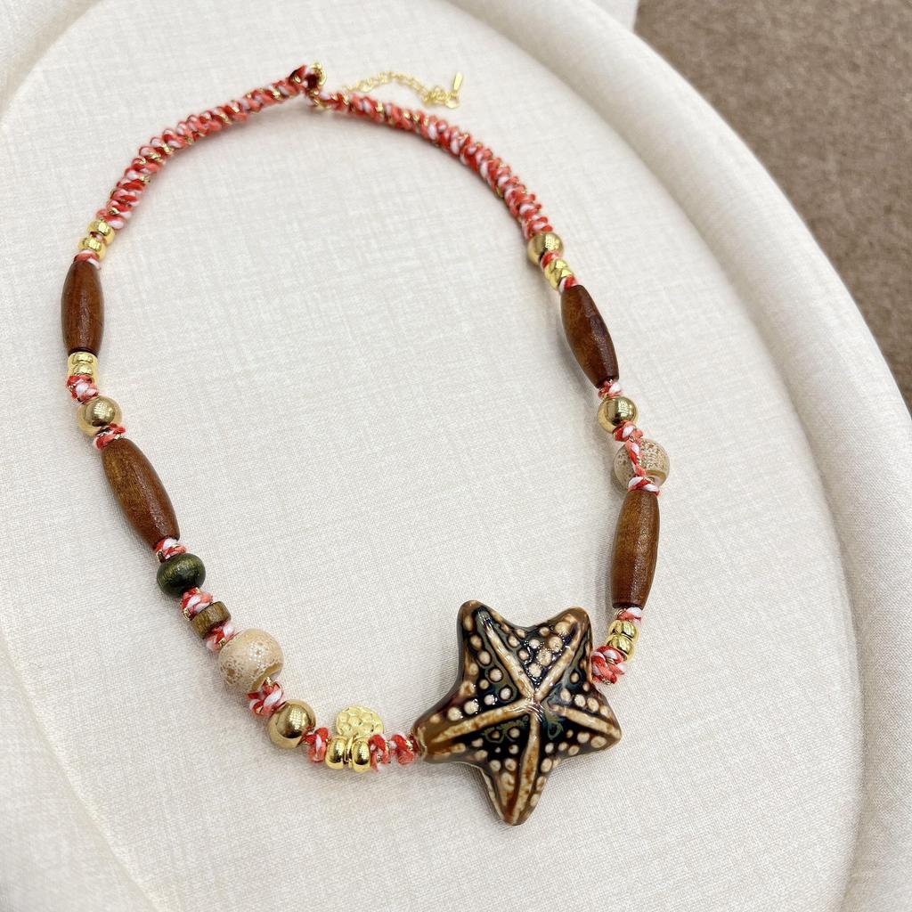 Retro Conch Long Necklace for Women: Unique Niche Design, High-End Sweater Chain, Versatile Accessory for Autumn & Winter