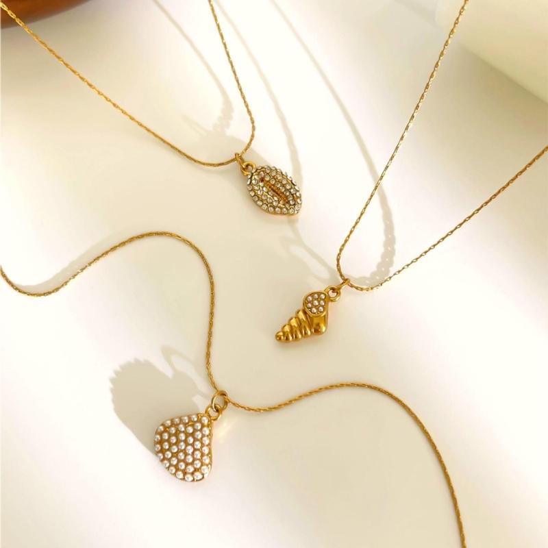 Trendy Spirals Shell Pendant Necklace In Stainless Steel Featuring Sparkling Rhinestones for Stylish Layer Look