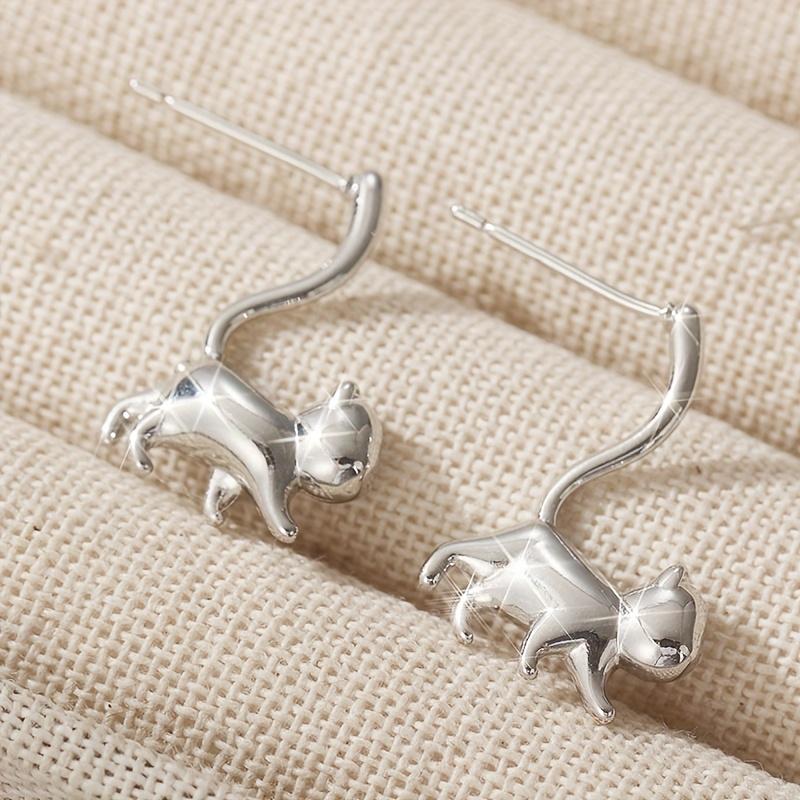 2pairs Adorable Feline Earrings, Stylish And Elegant Presents, Animal-Themed Jewelry, Made of Copper, Hypoallergenic, Perfect for Birthdays