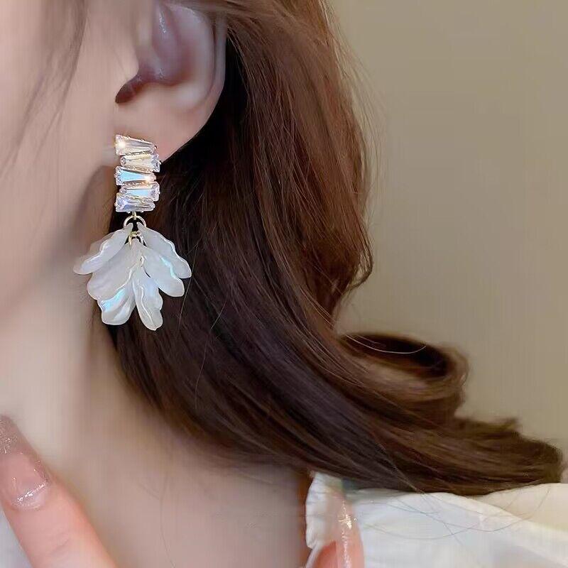 Neue trendige Kristall Quaste Drop Ohrringe für Frauen Fashion Party Schmuck koreanische Blume baumeln Ohrringe Persönlichkeit Zubehör