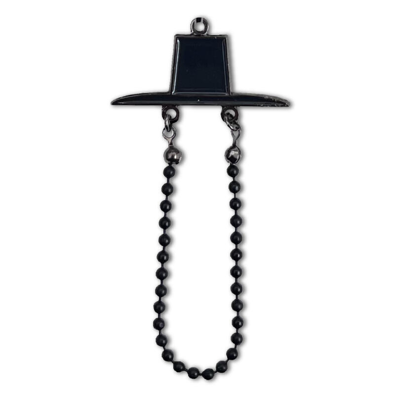 Black Lip Hat Metal Keychain