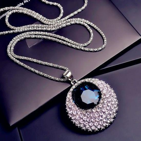 Korean Style Pearl Tassel Necklace: Versatile, Fashionable Long Pendant for Women's Summer Sweaters.