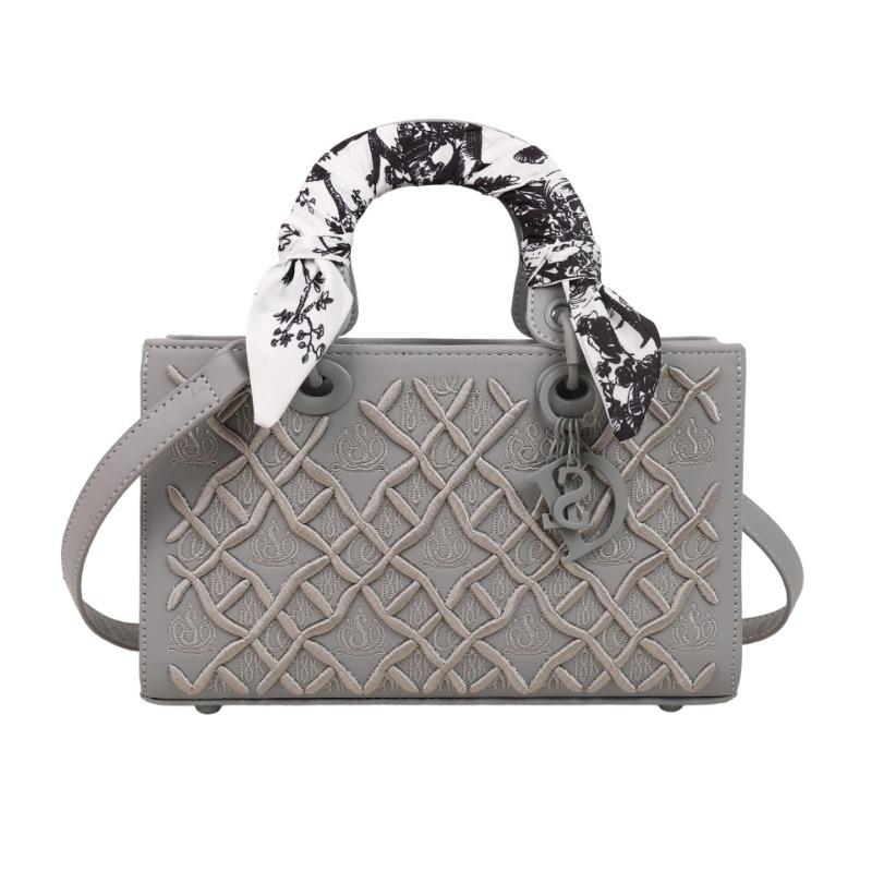 Princess Diana Bag Heavy Industry Embroidery New High-end Silk Scarf Versatile Handbag Bag Women's Shoulder Messenger Bag