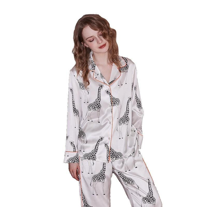 Womens Lightweight Silk-Like Pajama Set Long Sleeve Loose Lounge Wear Home Outfit White Giraffe Print