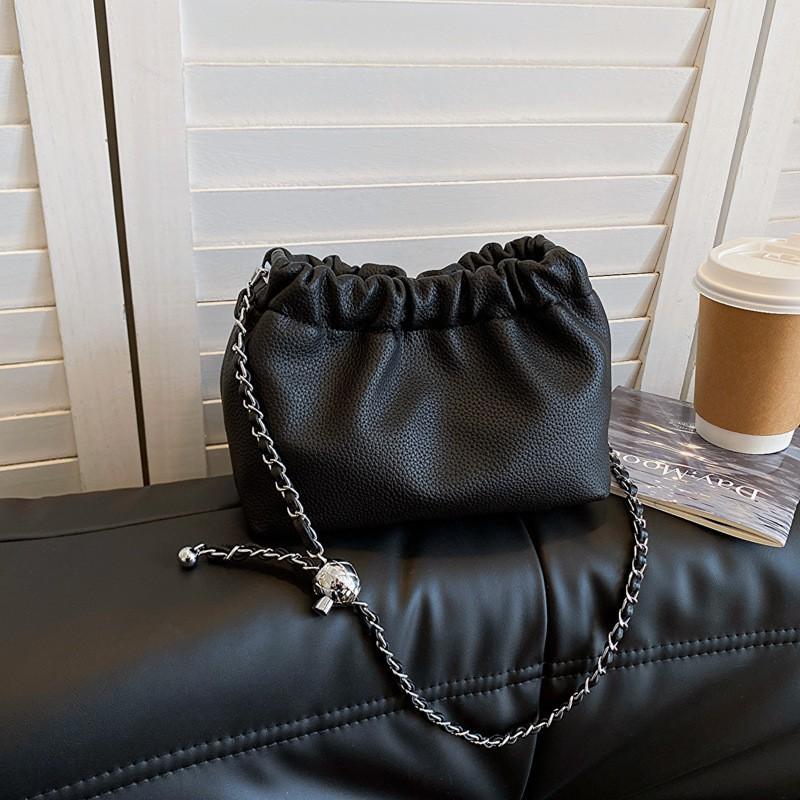 

Genuine Leather Women s Bag Cross-slung Small 2025 New Pleated Cloud High-quality Chain Shoulder чёрный