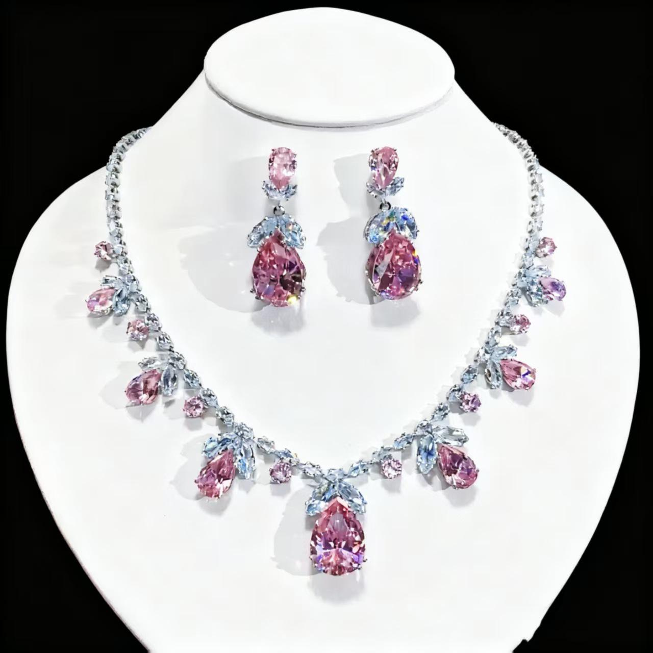 Colorful Leaf Water Drop Necklace & Earrings Set for Women - Fashionable Accessory for Skirts, Camisoles, and Evening Gowns