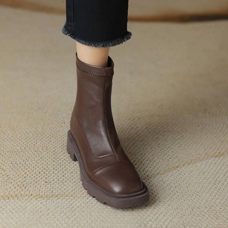 Autumn and Winter Round Head Women's Fashion Boots Medium Heel Large Size Back Zipper Women's Boots Square Heel Comfortable Platform Medium Boot