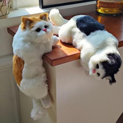 Simulazione Gatto Peloso Appeso Realistico Bambola Gatto Figurine Animali Peluche Gattino Appeso Giocattolo Modello Gattino Carino Regalo Decorazione Casa TV