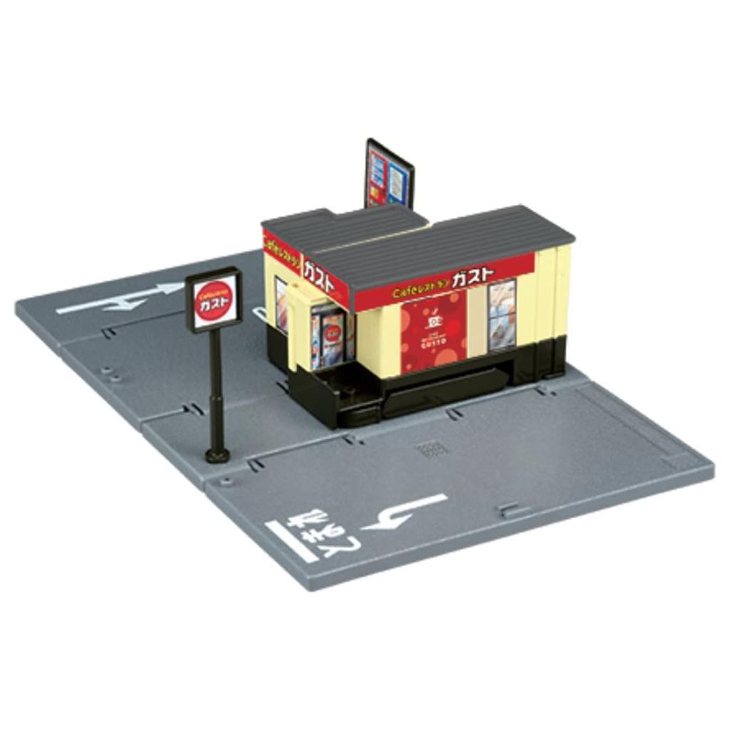 TAKARA TOMY Tomica Gift Tomica Town Cafe Restaurant Gusto (with Tomica) Miniature Car Toy for Ages 3 and Up