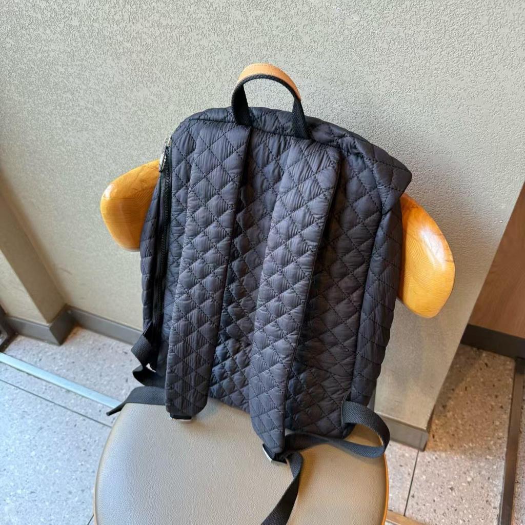 2025 Frühling High-End Diamant-Gitter Pendler-Rucksack: Große Kapazität, klassischer Casual-Stil