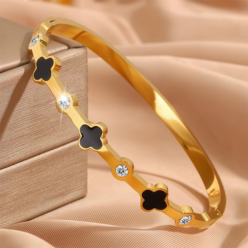 Women s Oil-dropping Four-leaf Clover Bracelet, Non-fading Enamel Flower Bracelet One Size(16-22CM)