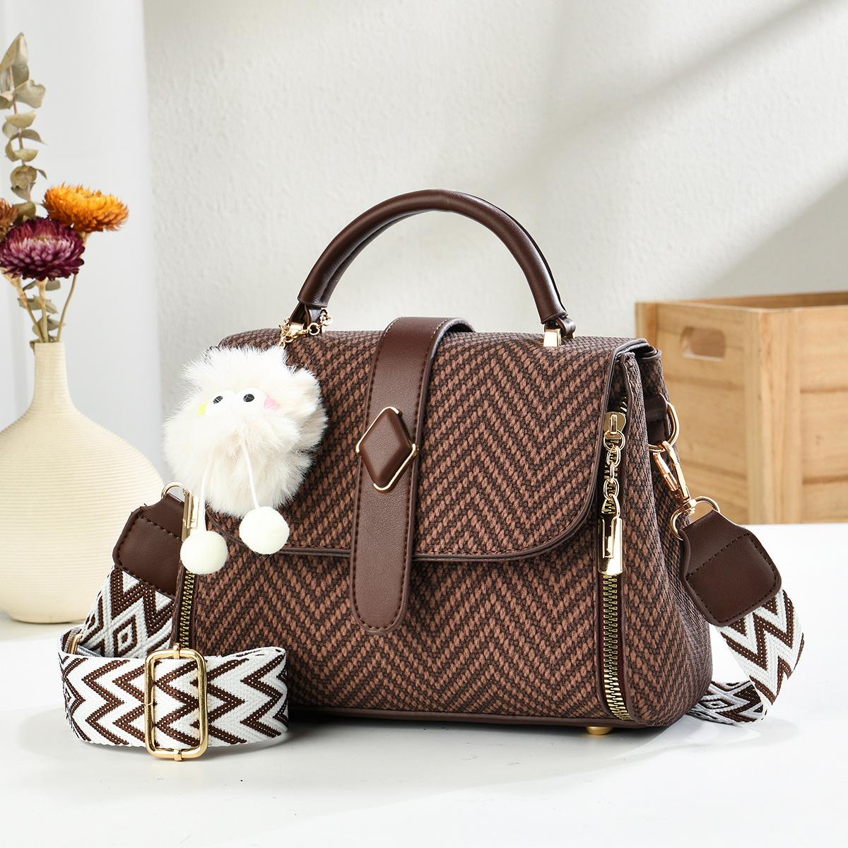 

Foreign style wide shoulder strap portable small square bag, new trendy simple and versatile fashion single shoulder crossbody women s small bag кофейный