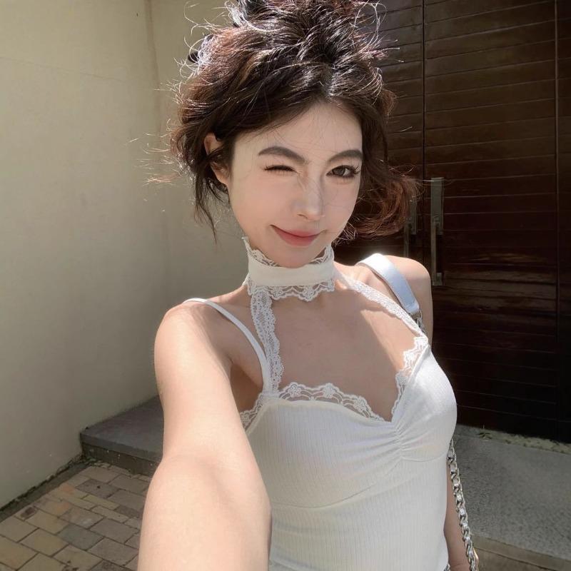 Pure Desire Spice Lace Splicing Halter Vest Women Spring and Autumn New Design Sense with A Thin Shirt