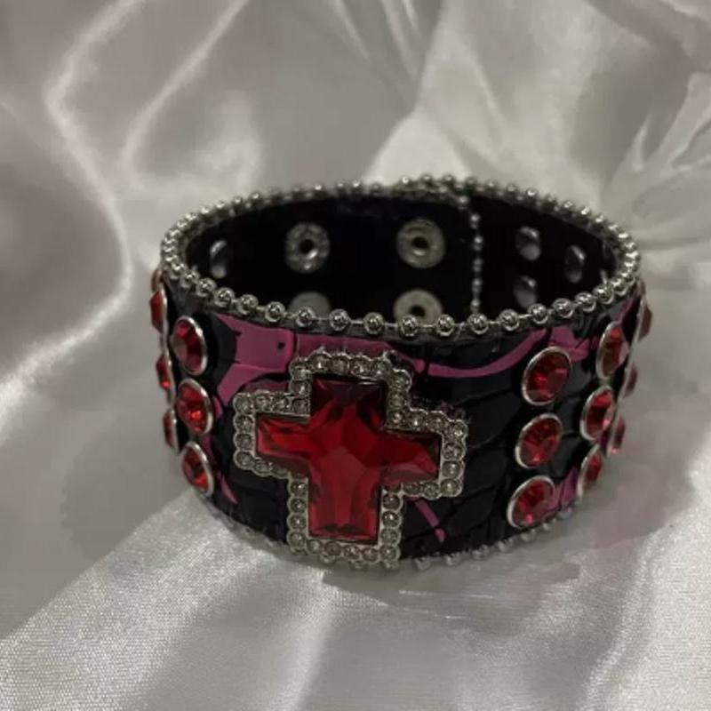 1 Pcs New Punk Hip Hop Rhinestone Bracelet For Women Retro Western PU Leather Cuff Jewelry Fashion Style Birthday Gift Accessory