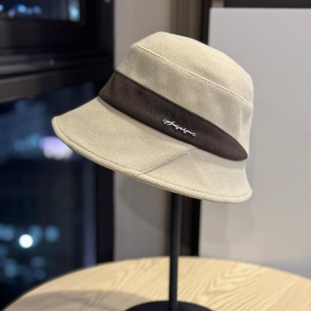 British Retro Woolen Fisherman Hat for Women in Autumn and Winter Elegant and Warm Basin Hat Fashionable and Versatile Showing Face and Trendy