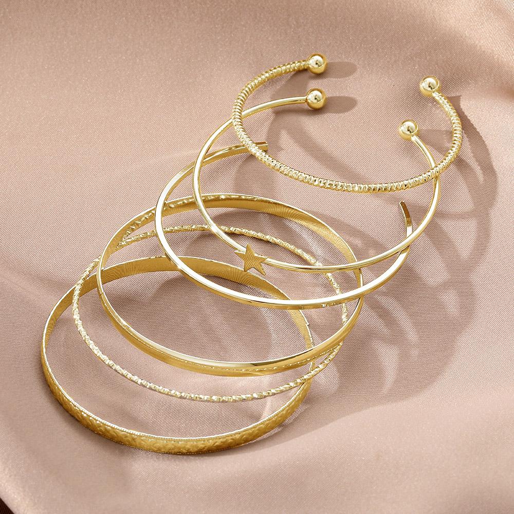 Nuovi Bracciali 2023 per Uomo e Donna Bracciali da Nightclub Lusso Festa Metallo Pentagramma Set di Bracciali Oro Inciso Gioielli Retrò Regalo