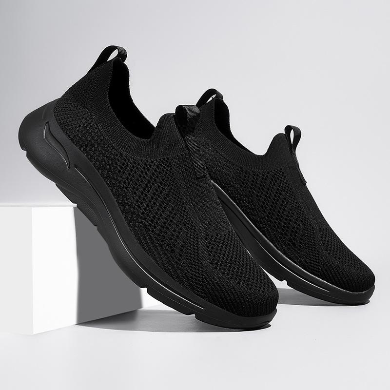 New Men's Sports Shoes Large Size Fly-woven Mesh Shoes Spring and Summer Lazy Shoes Men