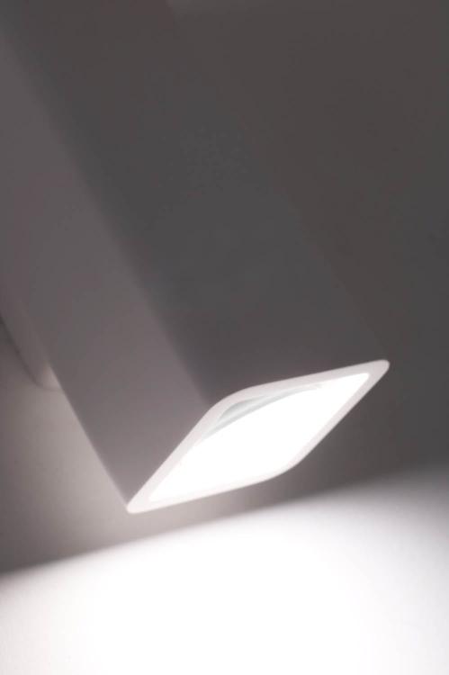 A-Tobi wall lamp