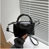 Spring and summer retro portable small square bag popular niche design women's bag versatile single shoulder diagonal span dumpling bag