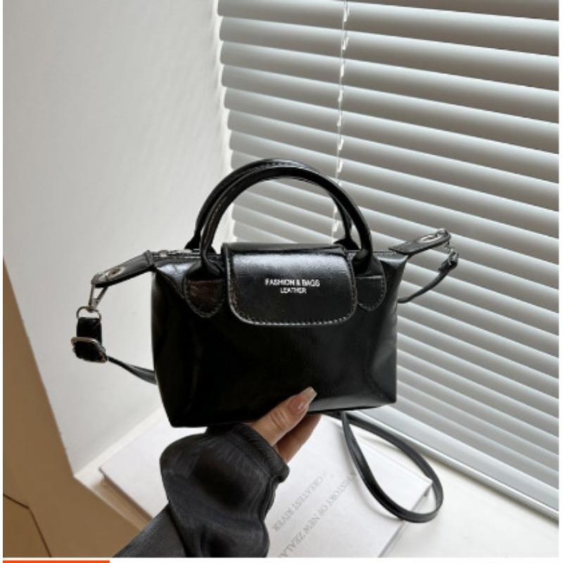 Spring and summer retro portable small square bag popular niche design women's bag versatile single shoulder diagonal span dumpling bag
