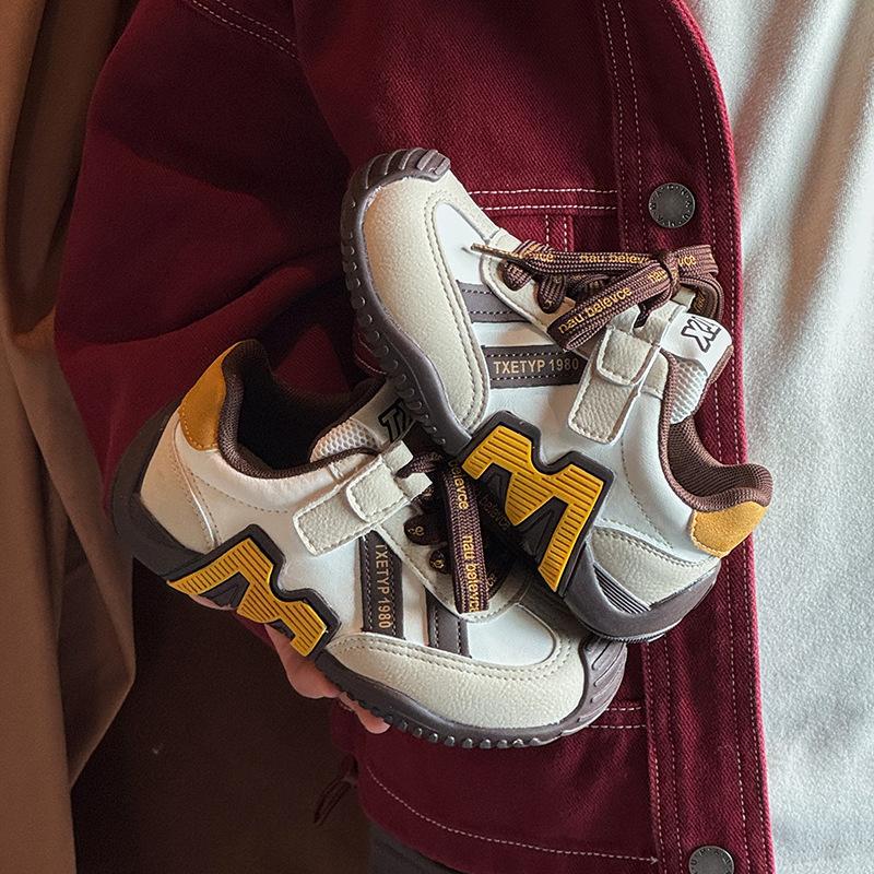 Children's sports shoes 2026 spring and autumn new boys' shoes girls' dad shoes soft sole casual middle and older children's running shoes