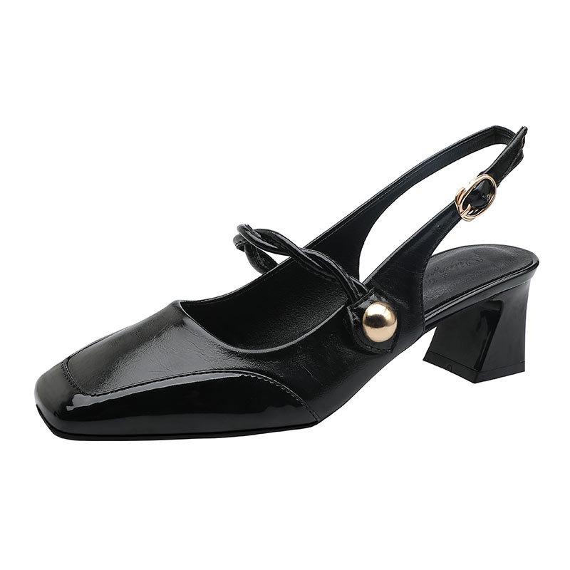 One Word with Bag Head Sandals Women's Thick Heel Summer 2025 New Middle Heel Square Head Rear Empty Single Shoes Red High Heels