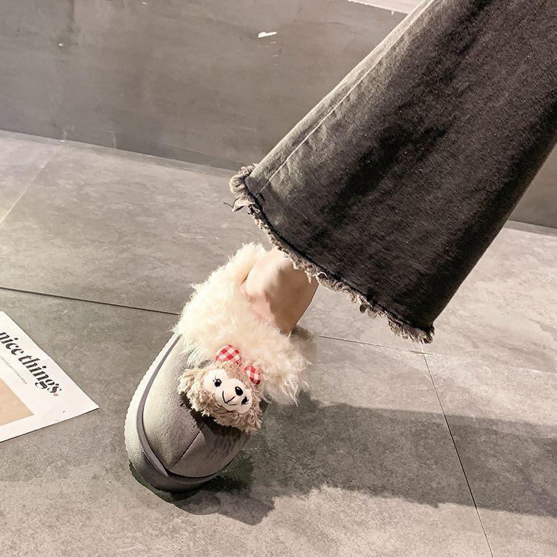Cute cartoon thickened one-pedal cotton mop 2025 winter new fashion outer wear comfortable velvet doll cotton shoes women