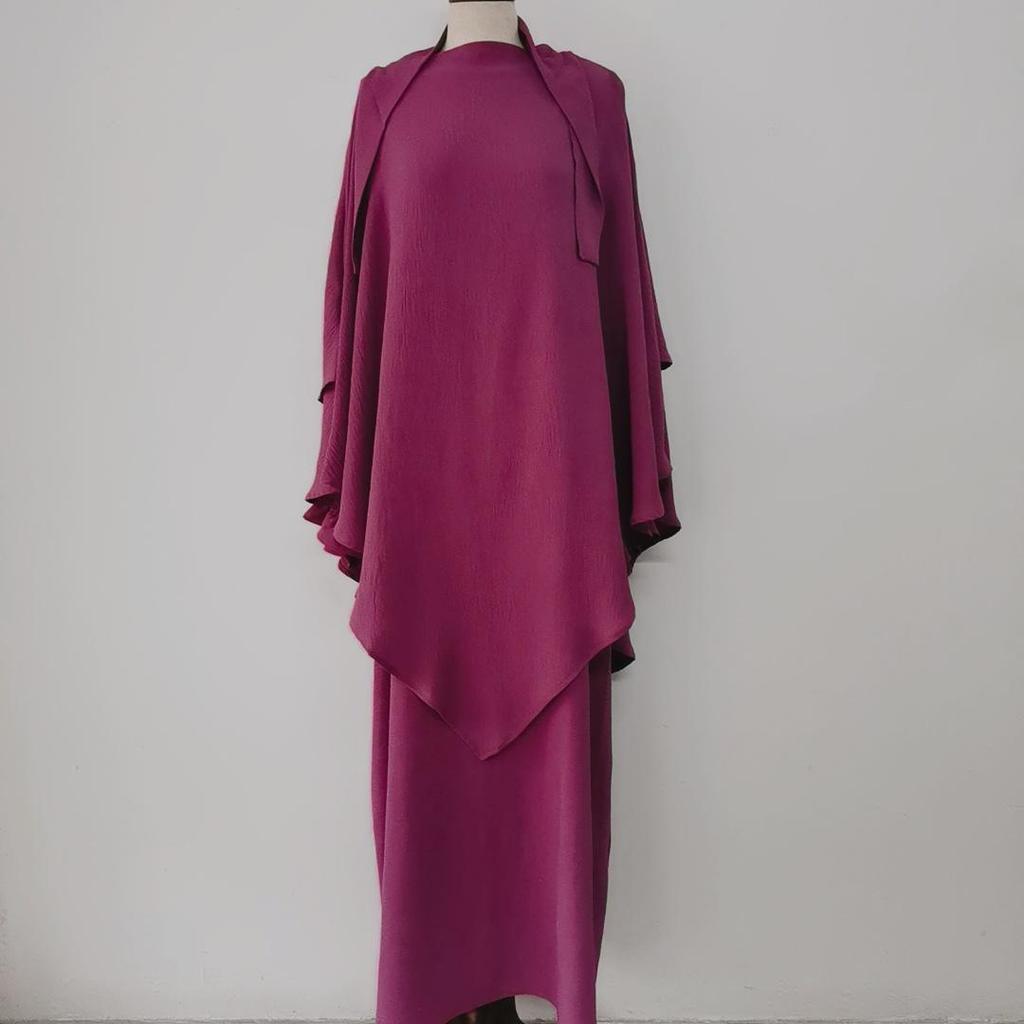 Yiduoduo Solid Color Long Skirt & Single-Layer Shawl Set